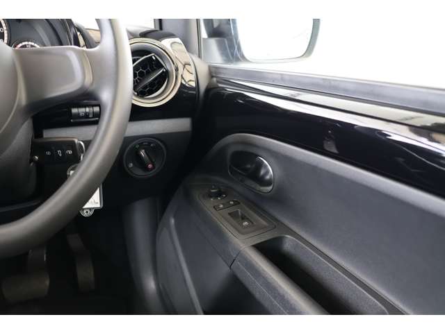 フォルクスワーゲン ＵＰ！ ＭＯＶＥ ＵＰ！ H26年 (近畿) 99