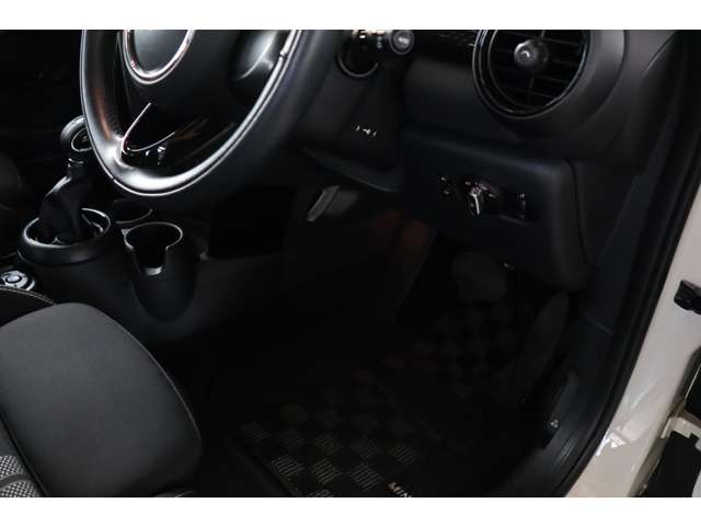 ミニ ミニ クーパーＳ ５ドア H28年 (近畿) 99