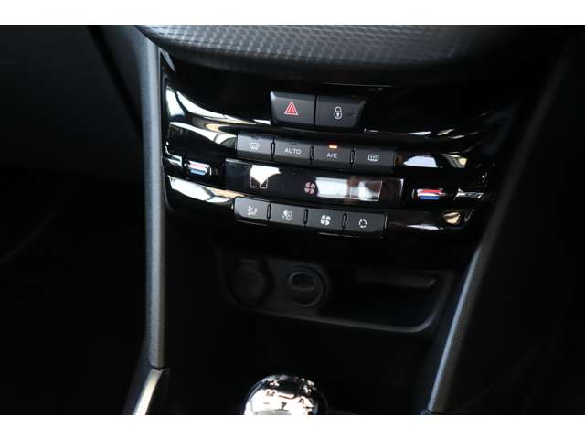 プジョー ２００８ レザーエディション H28年 (近畿) 99