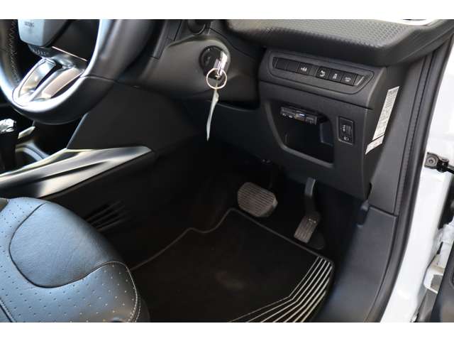 プジョー ２００８ レザーエディション H28年 (近畿) 99