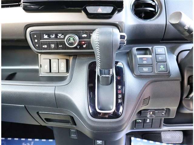 ホンダ Ｎ　ＢＯＸ カスタム ６６０ Ｌ ターボ スタイルプラス ブラック R4年 (関東) 99