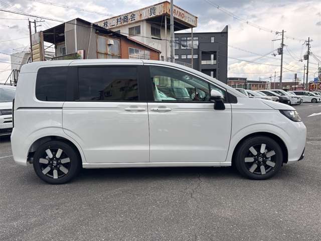 ホンダ フリード　ハイブリッド １．５ Ｅ：ＨＥＶ エアー ＥＸ R7年 (近畿) 99