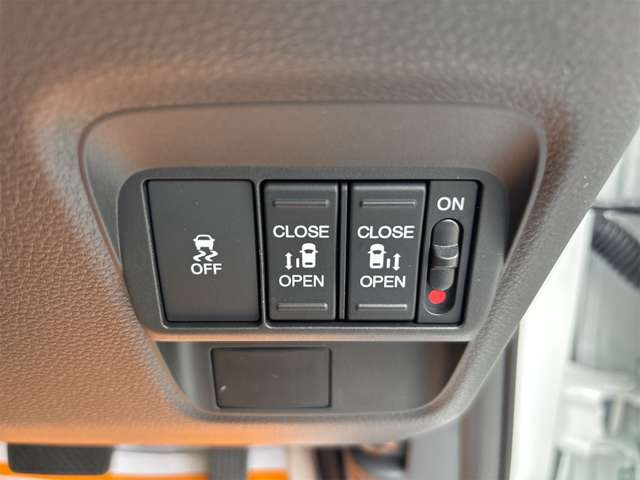 ホンダ フリード　ハイブリッド １．５ Ｅ：ＨＥＶ エアー ＥＸ R7年 (近畿) 99