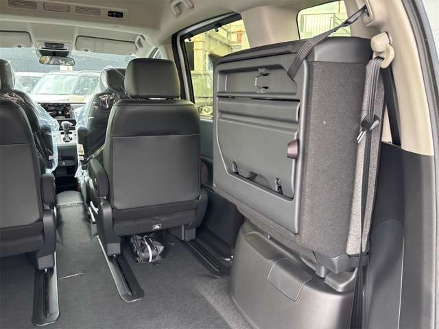 ホンダ フリード　ハイブリッド １．５ Ｅ：ＨＥＶ エアー ＥＸ R7年 (近畿) 99