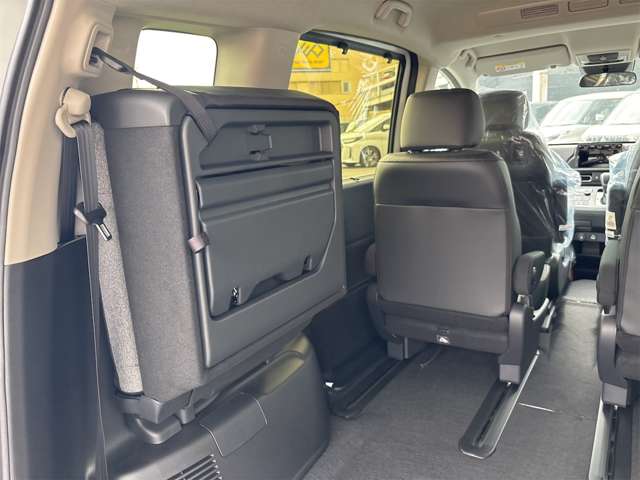 ホンダ フリード　ハイブリッド １．５ Ｅ：ＨＥＶ エアー ＥＸ R7年 (近畿) 99