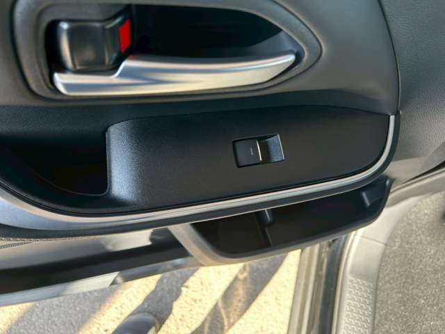 トヨタ ノア １．８ ハイブリッド Ｓ－Ｚ R7年 (東海) 99