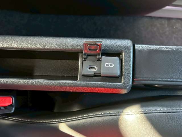 トヨタ ノア １．８ ハイブリッド Ｓ－Ｚ R7年 (東海) 99