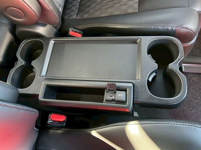 トヨタ ノア １．８ ハイブリッド Ｓ－Ｚ R7年 (東海) 99