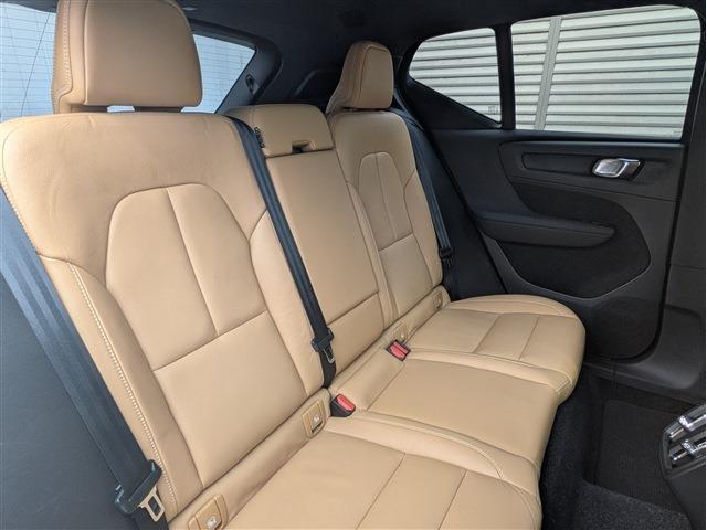 ボルボ ＸＣ４０ Ｔ４ ＡＷＤ インスクリプション ４ＷＤ R2年 (東北) 99