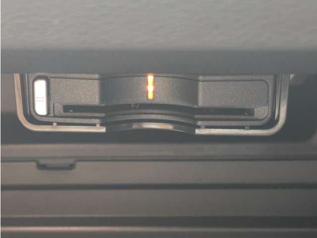 ボルボ ＸＣ４０ Ｔ４ ＡＷＤ インスクリプション ４ＷＤ R2年 (東北) 99