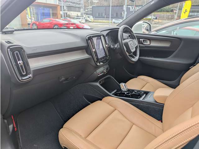 ボルボ ＸＣ４０ Ｔ４ ＡＷＤ インスクリプション ４ＷＤ R2年 (東北) 99