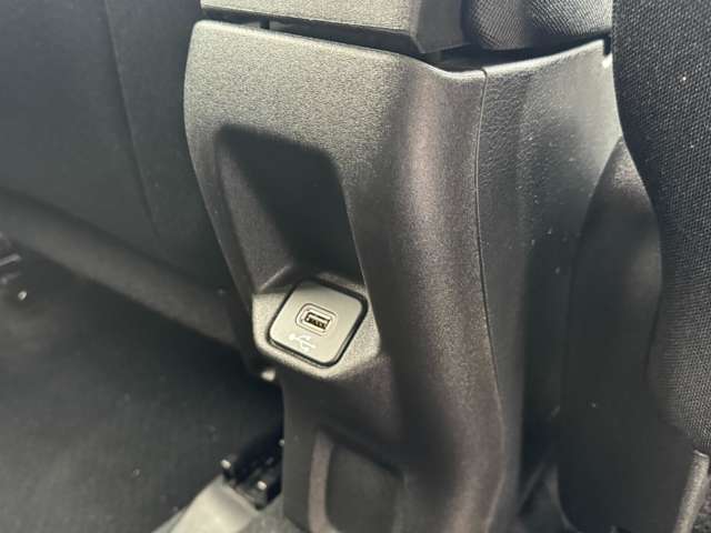 ジープ レネゲード ロンジチュード R2年 (東北) 99