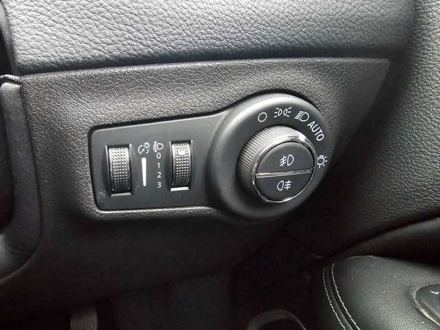 ジープ コンパス Ｓモデル ４ＷＤ R3年 () 99