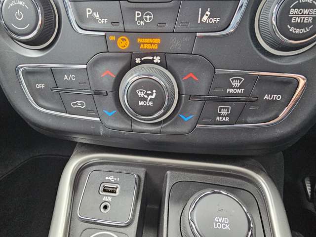 ジープ コンパス Ｓモデル ４ＷＤ R3年 () 99