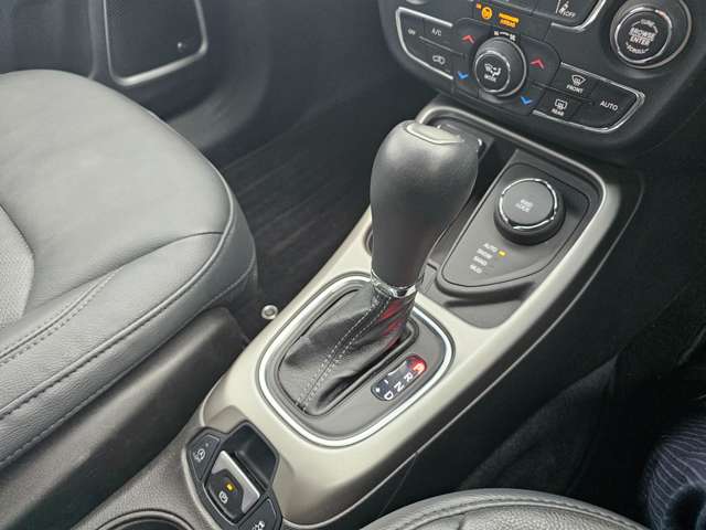 ジープ コンパス Ｓモデル ４ＷＤ R3年 () 99