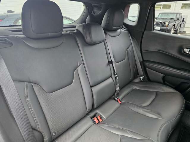 ジープ コンパス Ｓモデル ４ＷＤ R3年 () 99