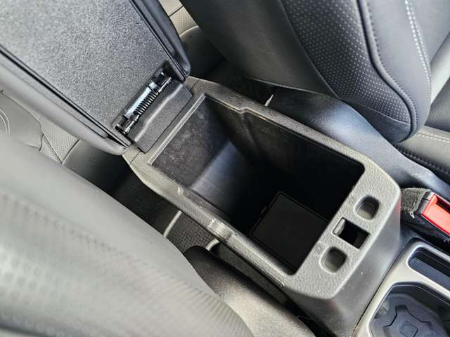 ジープ レネゲード リミテッド R3年 (東北) 99