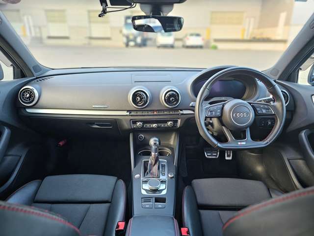 アウディ Ｓ３　スポーツバック ２．０ ４ＷＤ H30年 (東北) 99