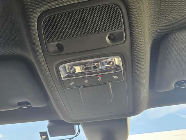 アウディ Ｓ３　スポーツバック ２．０ ４ＷＤ H30年 (東北) 99