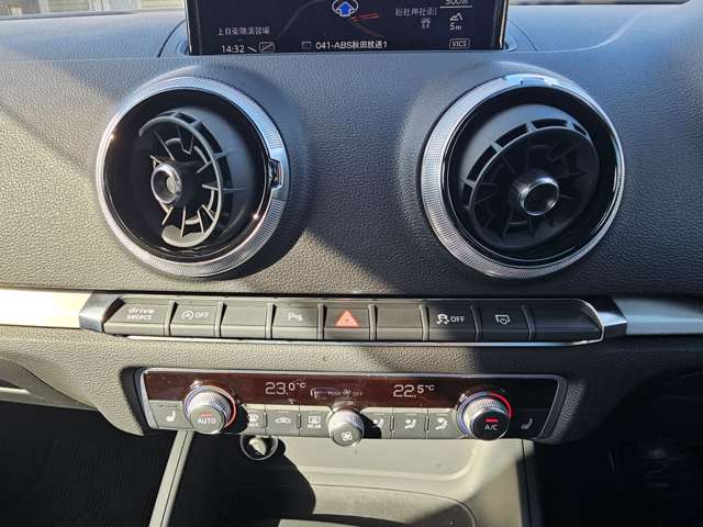 アウディ Ｓ３　スポーツバック ２．０ ４ＷＤ H30年 (東北) 99