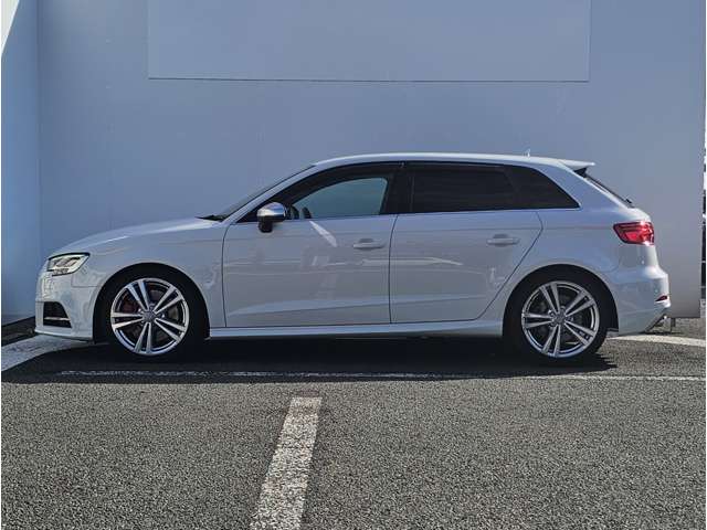 アウディ Ｓ３　スポーツバック ２．０ ４ＷＤ H30年 (東北) 99