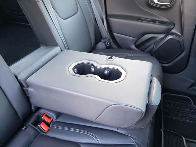 ジープ レネゲード リミテッド R3年 (東北) 99