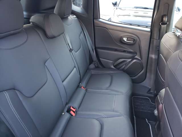 ジープ レネゲード リミテッド R3年 (東北) 99