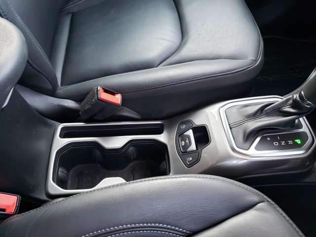 ジープ レネゲード リミテッド R3年 (東北) 99