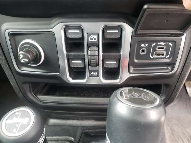 ジープ ラングラー　アンリミテッド アンリミテッド サハラ ３．６Ｌ ４ＷＤ R2年 (東北) 99