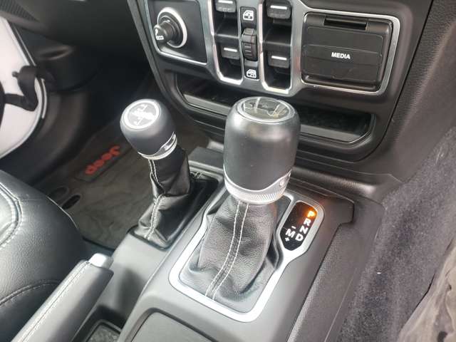 ジープ ラングラー　アンリミテッド アンリミテッド サハラ ３．６Ｌ ４ＷＤ R2年 (東北) 99