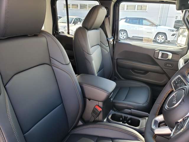 ジープ ラングラー　アンリミテッド アンリミテッド サハラ ４ＷＤ R7年 (東北) 99