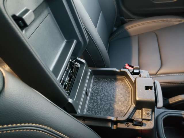 ジープ ラングラー　アンリミテッド アンリミテッド サハラ ４ＷＤ R7年 (東北) 99