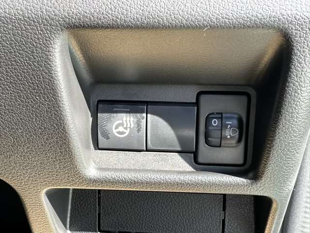 スズキ スペーシア　ギア ６６０ カスタム ハイブリッド ＸＳターボ R7年 (東海) 99