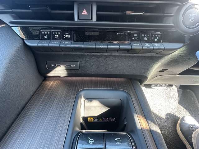 トヨタ クラウン ２．５ Ｚ ハイブリッド車 R7年 () 99