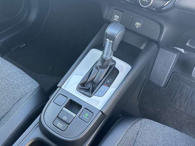 ホンダ フィット　ハイブリッド １．５ Ｅ：ＨＥＶ ホーム R6年 () 99