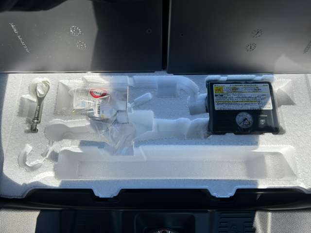 スズキ スペーシア ６６０ ハイブリッド Ｘ R7年 () 99