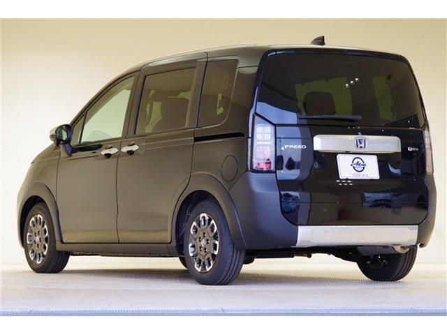 ホンダ フリード　ハイブリッド １．５ Ｅ：ＨＥＶ クロスター R7年 () 99