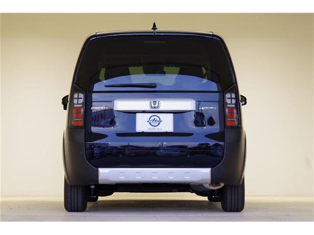 ホンダ フリード　ハイブリッド １．５ Ｅ：ＨＥＶ クロスター R7年 () 99