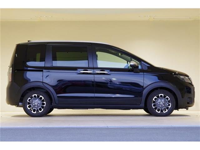 ホンダ フリード　ハイブリッド １．５ Ｅ：ＨＥＶ クロスター R7年 () 99