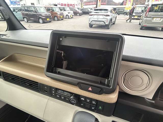 ホンダ Ｎ　ＢＯＸ ６６０ ４ＷＤ R7年 () 99