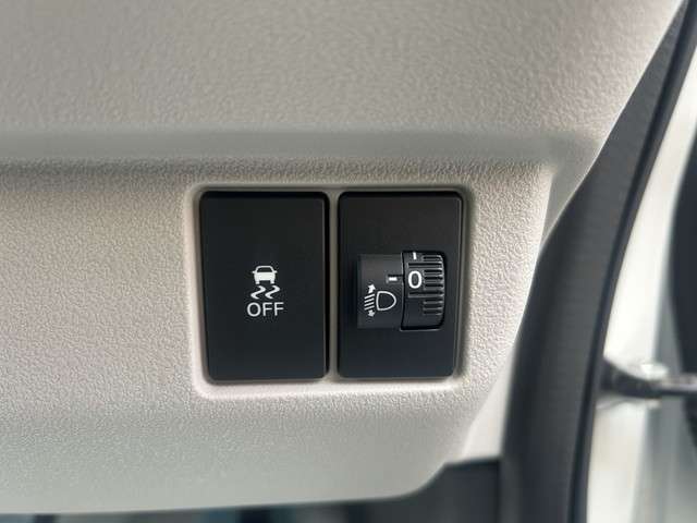 ホンダ Ｎ　ＢＯＸ ６６０ ４ＷＤ R7年 () 99