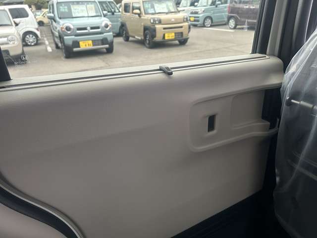 ホンダ Ｎ　ＢＯＸ ６６０ ４ＷＤ R7年 () 99