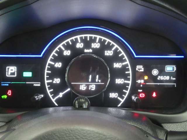 日産 ノート １．２ Ｅ－ＰＯＷＥＲ Ｘ ＦＯＵＲ Ｖセレクション 助手席回転シート ４ＷＤ R2年 () 99