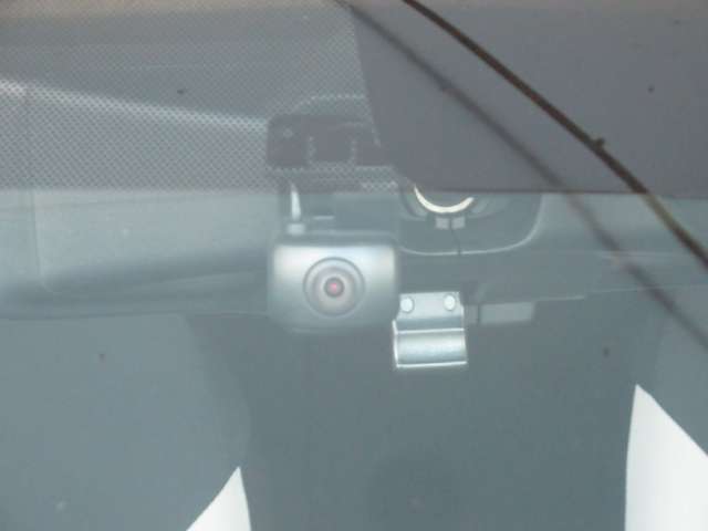 日産 ノート １．２ Ｅ－ＰＯＷＥＲ Ｘ ＦＯＵＲ Ｖセレクション 助手席回転シート ４ＷＤ R2年 () 99