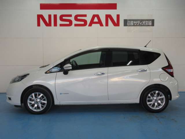 日産 ノート １．２ Ｅ－ＰＯＷＥＲ Ｘ ＦＯＵＲ Ｖセレクション 助手席回転シート ４ＷＤ R2年 () 99