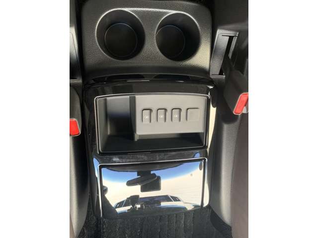 日産 エルグランド ２．５ ２５０ハイウェイスターＳ アーバンクロム ４ＷＤ R2年 (東北) 99