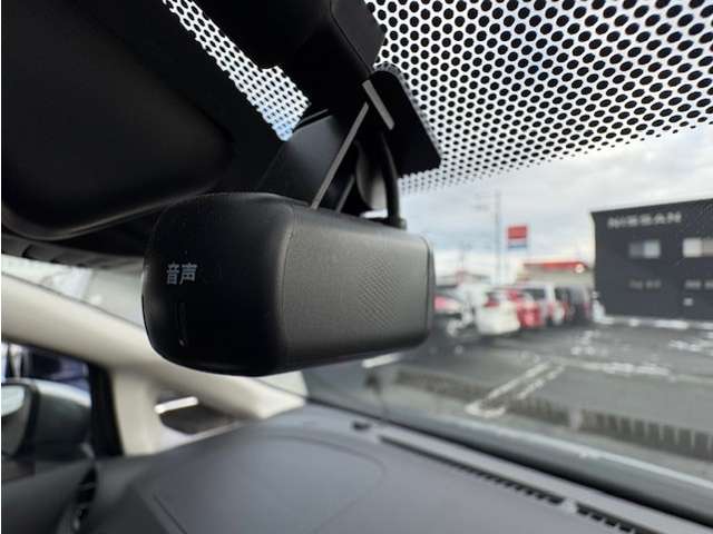 日産 ノート １．２ Ｅ－ＰＯＷＥＲ メダリスト R2年 (東北) 99