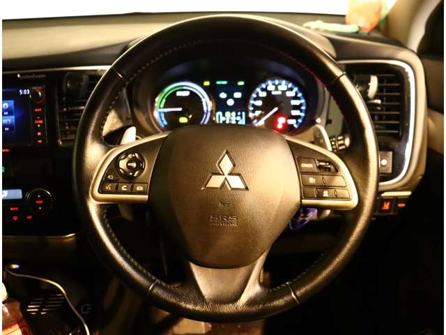 三菱 アウトランダーＰＨＥＶ ２．０ Ｇ プレミアムパッケージ ４ＷＤ H26年 (関東) 99