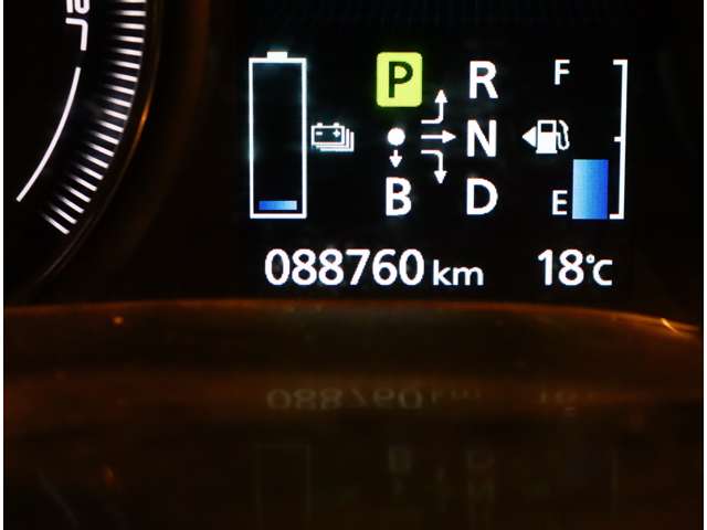 三菱 アウトランダーＰＨＥＶ ２．０ Ｇ プレミアムパッケージ ４ＷＤ H26年 (関東) 99