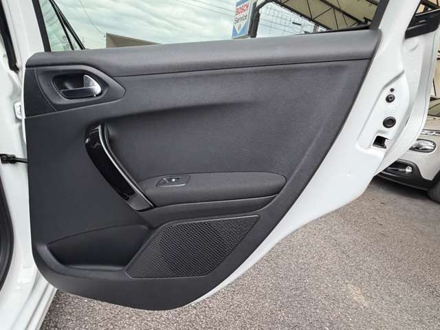 プジョー ２０８ スタイル H29年 (東海) 99